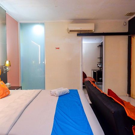 Sans Hotel International Surabaya Gubeng Eksteriør bilde